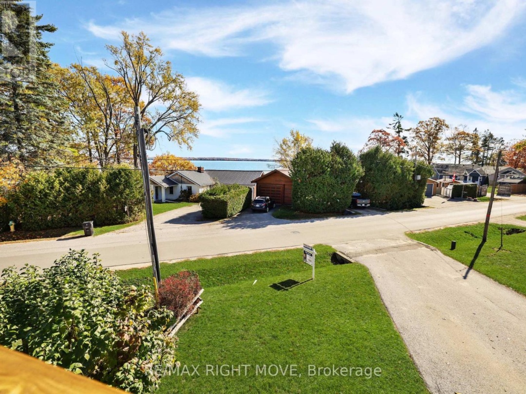 2900 LAKESIDE DRIVE, 