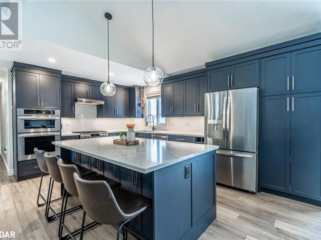 285 WARMINSTER Sideroad, 
