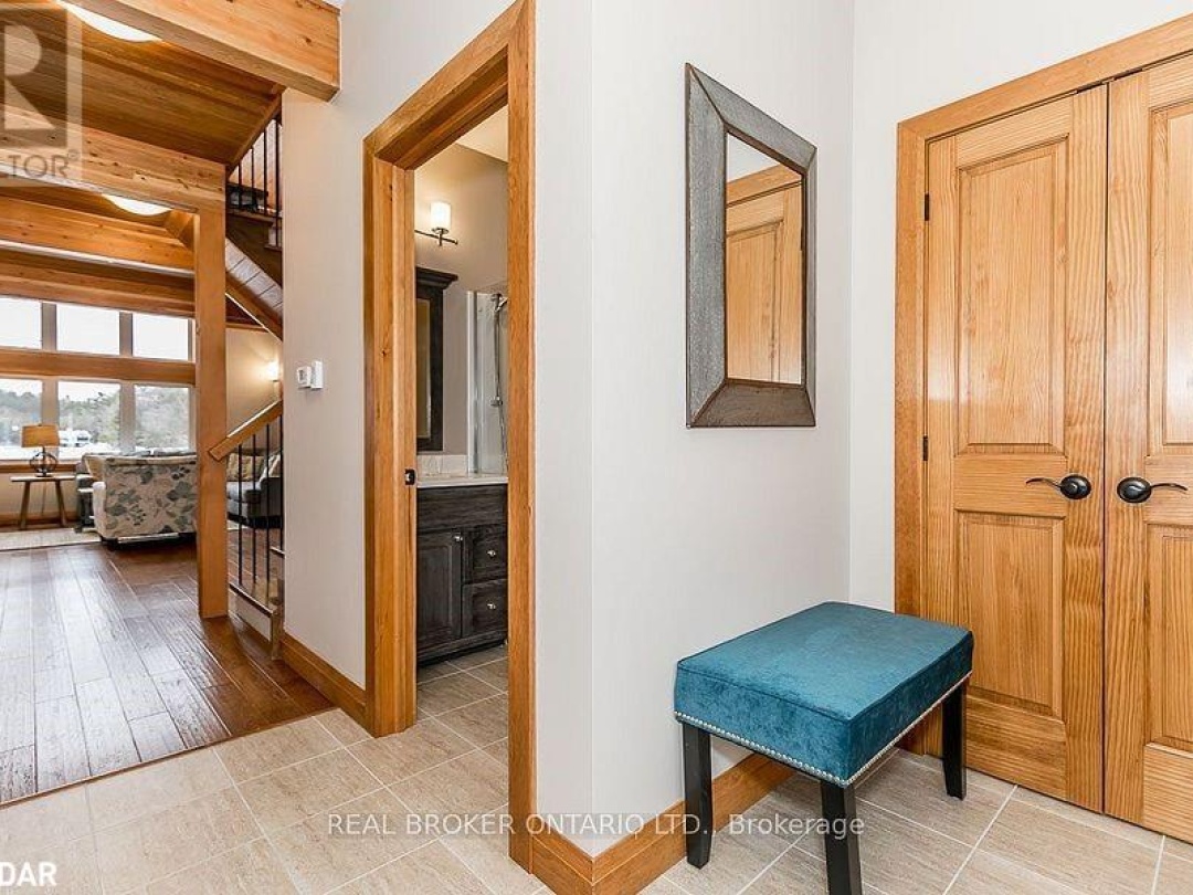 1841 Muskoka Road 118 Road W Unit# 1B, Lake Muskoka