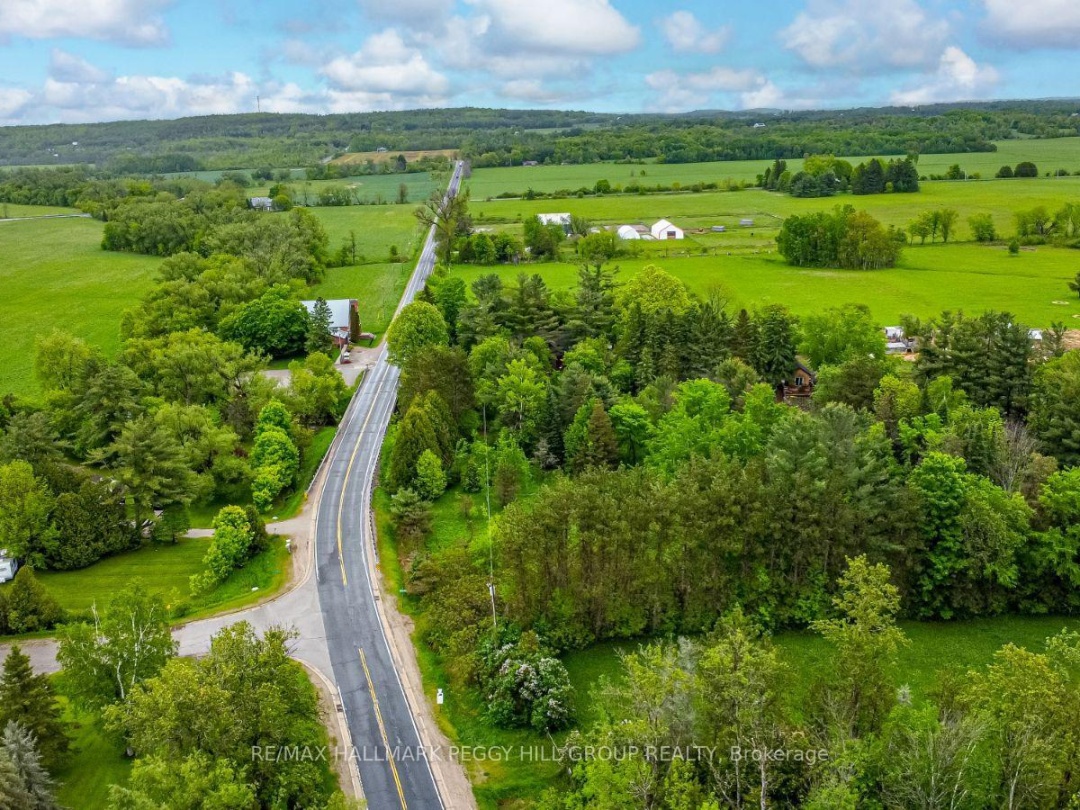 699 MOONSTONE ROAD E, 