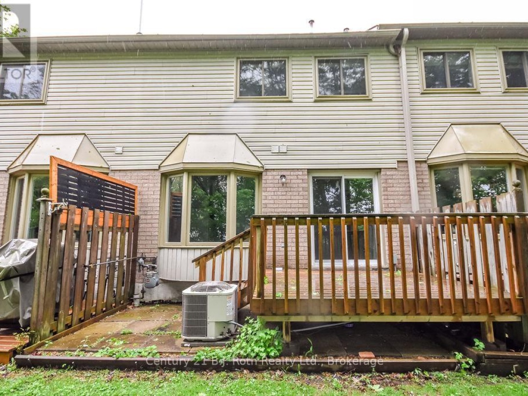 9 492 Laclie Street, Orillia