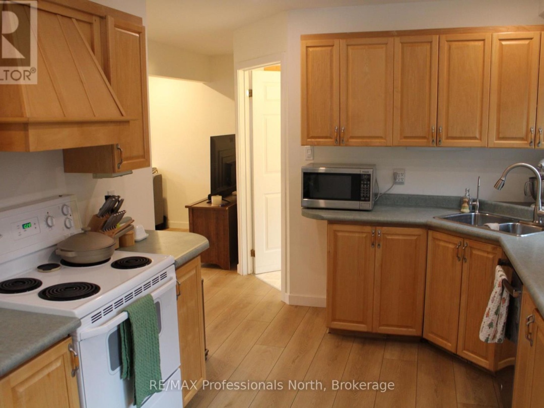 1121 OLD DONALD ROAD N, 