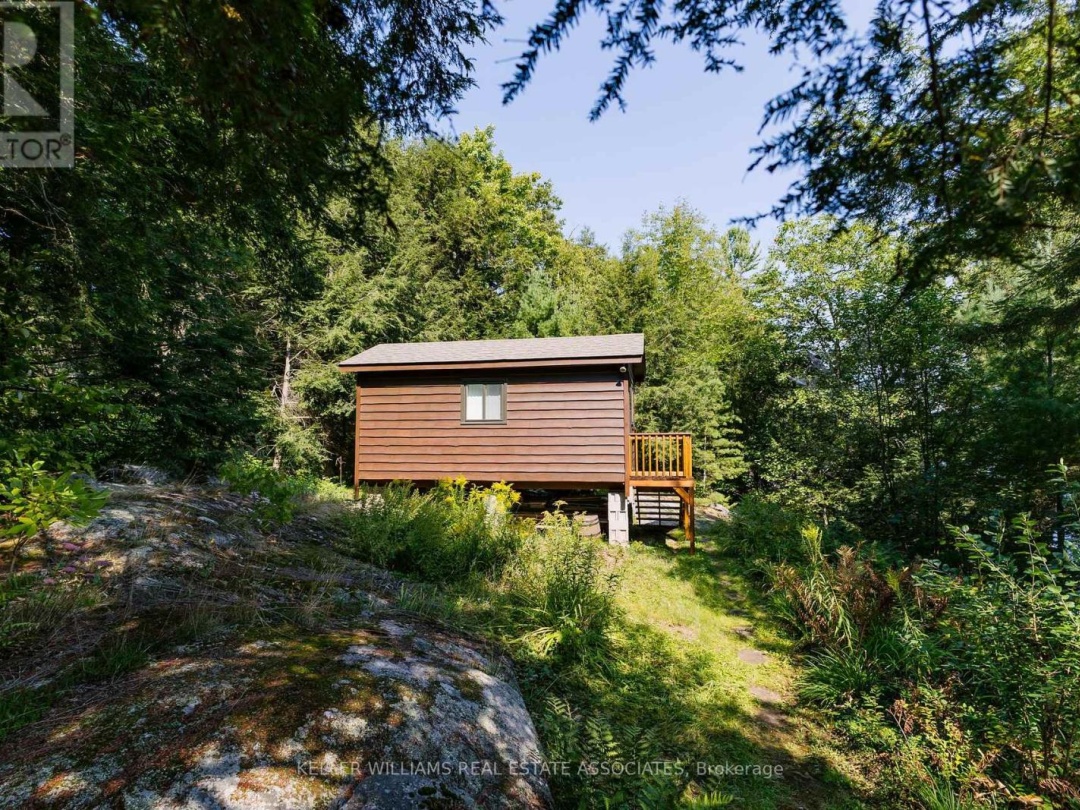 6415 KENNISIS LAKE ROAD, Kennisis Lake
