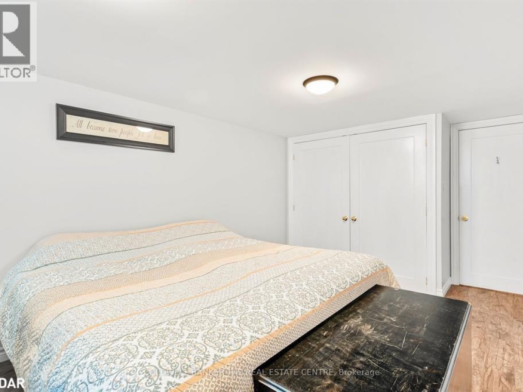 7 LEACH Street, 