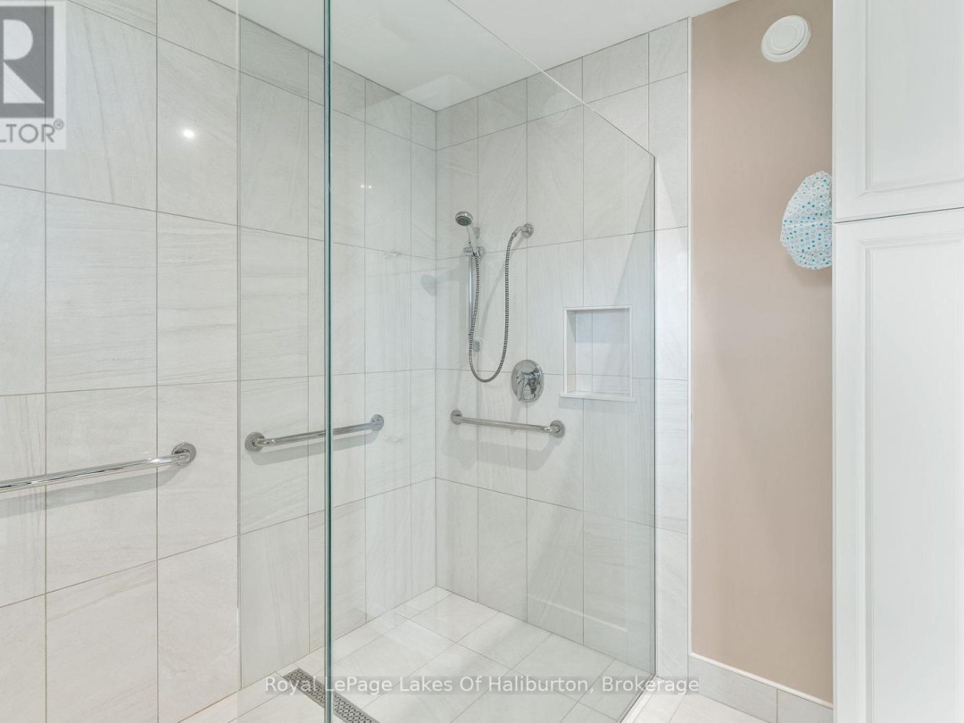1089 PIONEER ROAD, Gooderham Lake