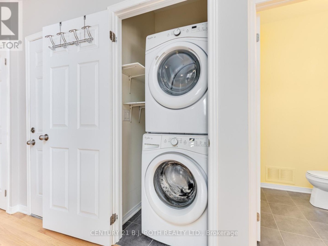 3327 SUMMERHILL WAY N, 