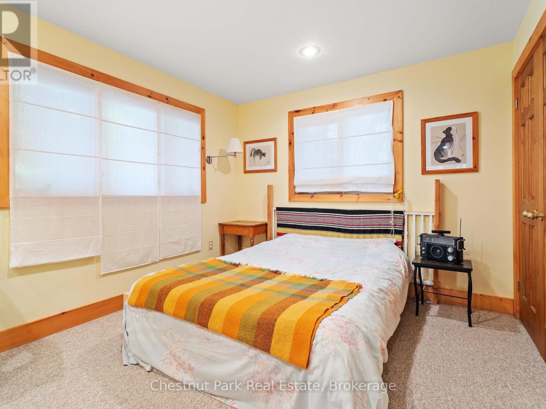 1000 Brown Island, Soyers Lake