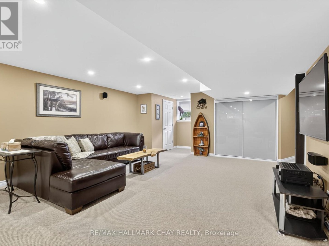 202 VEL-DOR CRESCENT, 