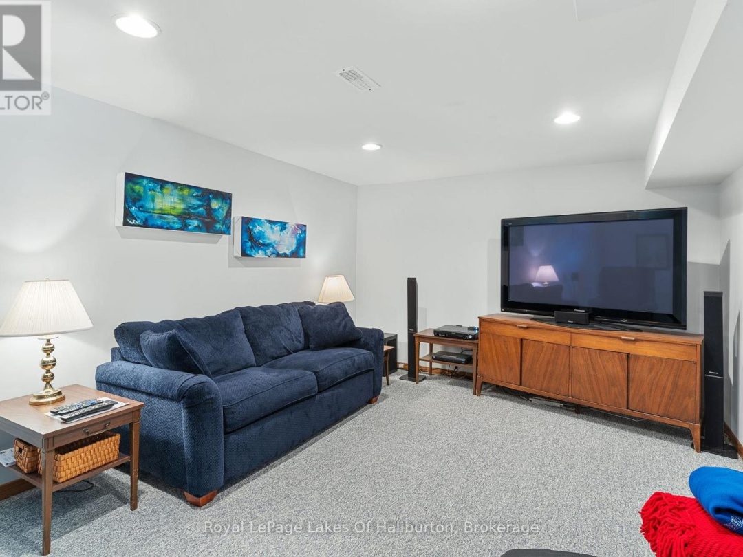 1089 PIONEER ROAD, Gooderham Lake