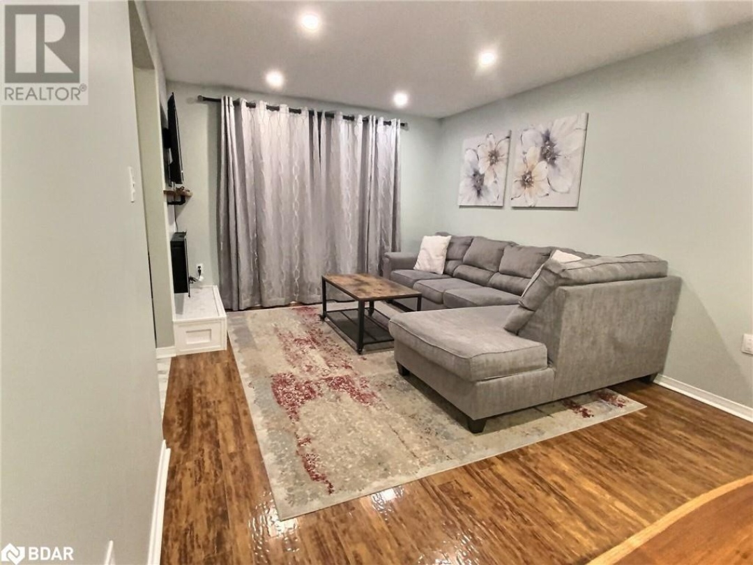 28 Courtney Crescent, Orillia