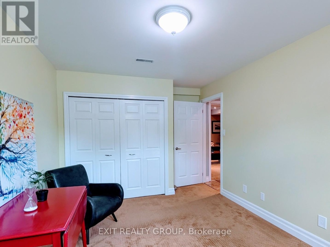 76 JOHN DILLINGNO STREET, 