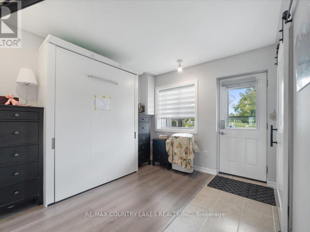 9 3 Paradise Boulevard, Lake Simcoe