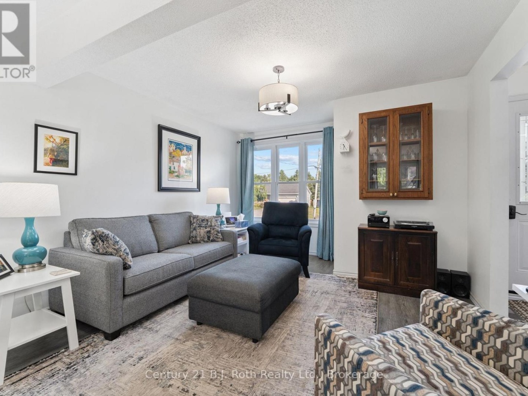 8 AGNES STREET, 