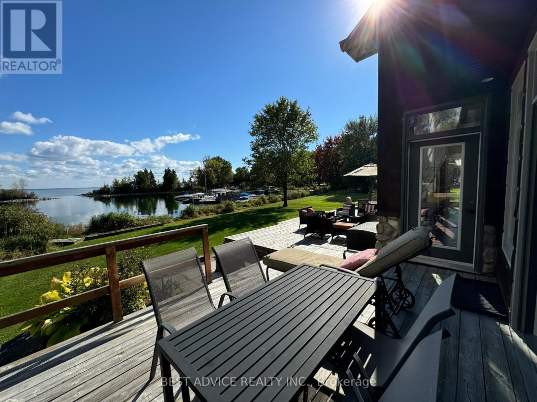 9 Fernwood Lane, Lake Simcoe
