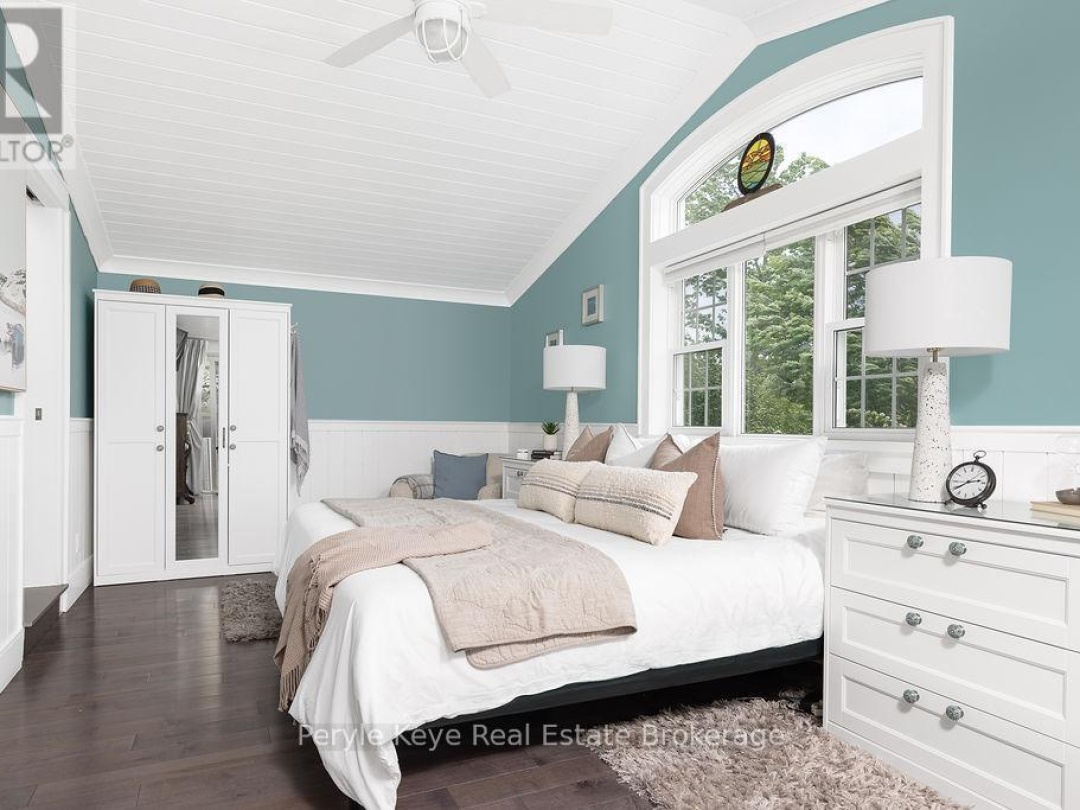 118 ROBIN ROAD, 