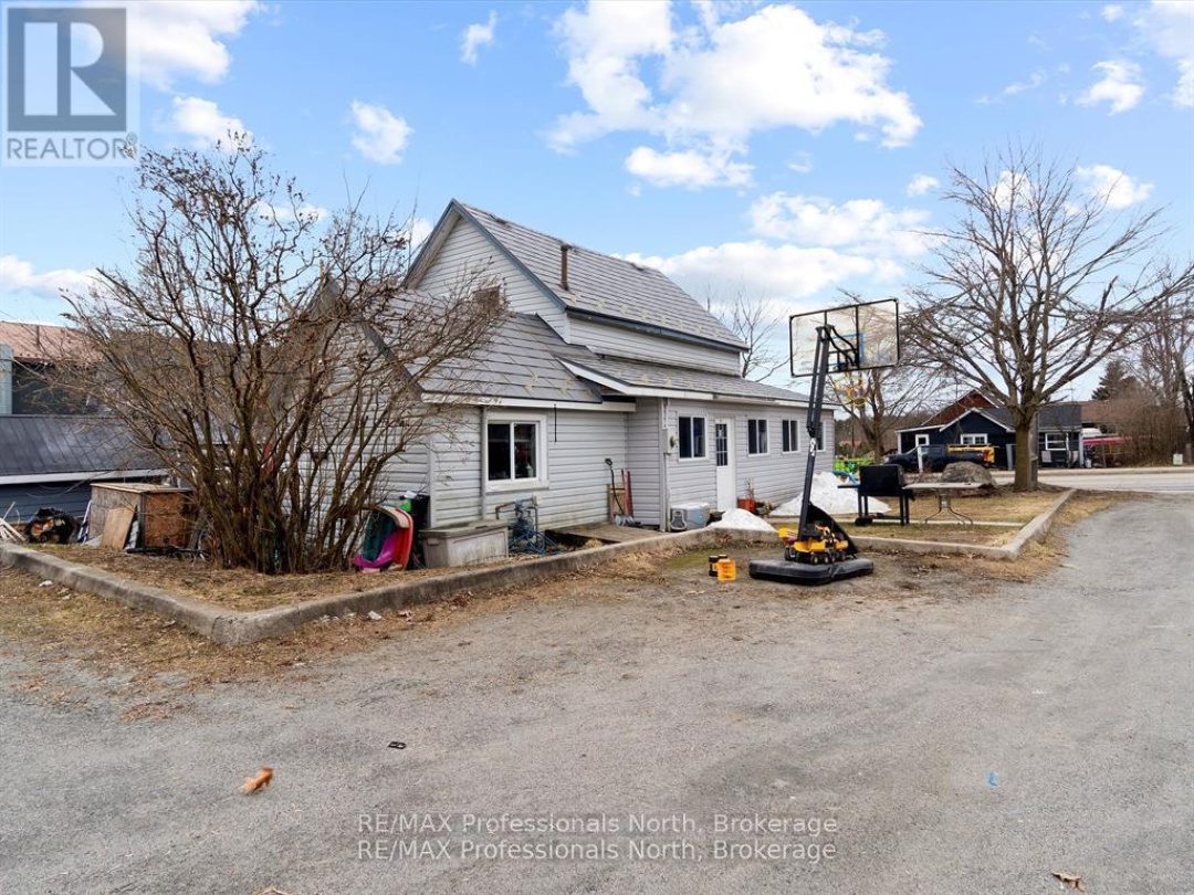 950 MUSKOKA ROAD S, 