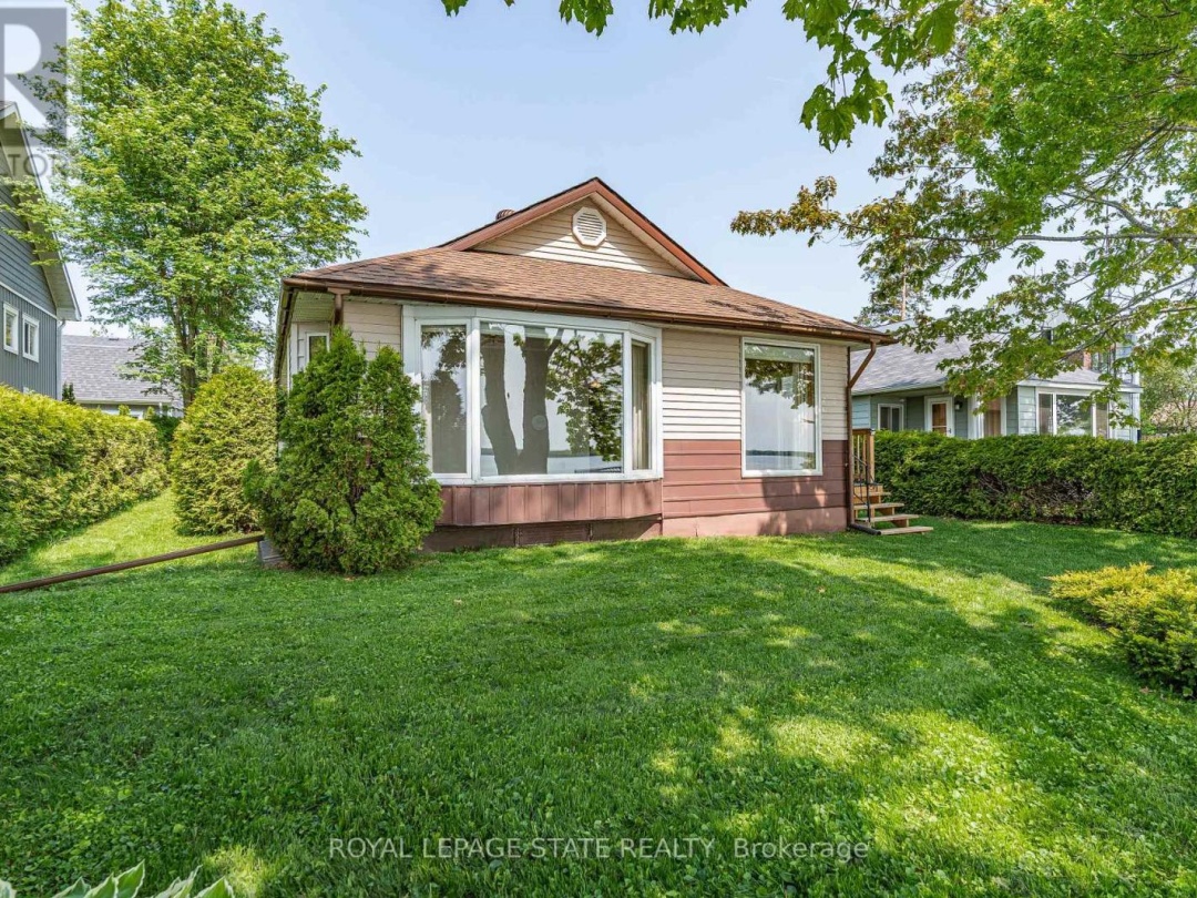 2703 LAKESIDE DRIVE, 