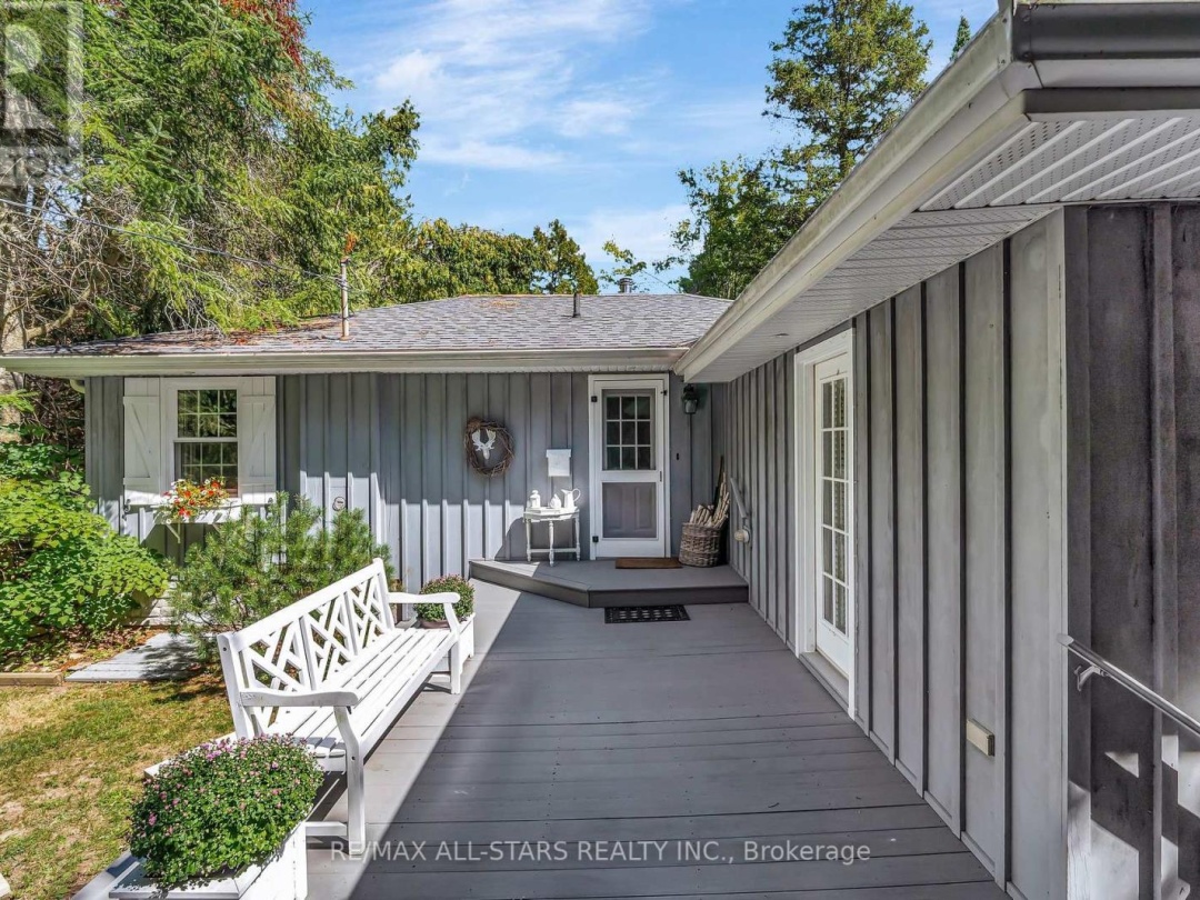 50 BAYVIEW ESTATE ROAD, 