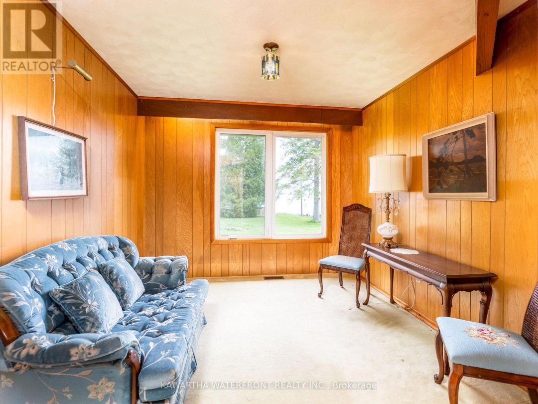 557 Riverside Drive, Pigeon Lake