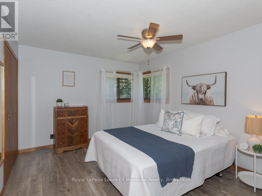 10 MUSKOKA PINES ROAD, 