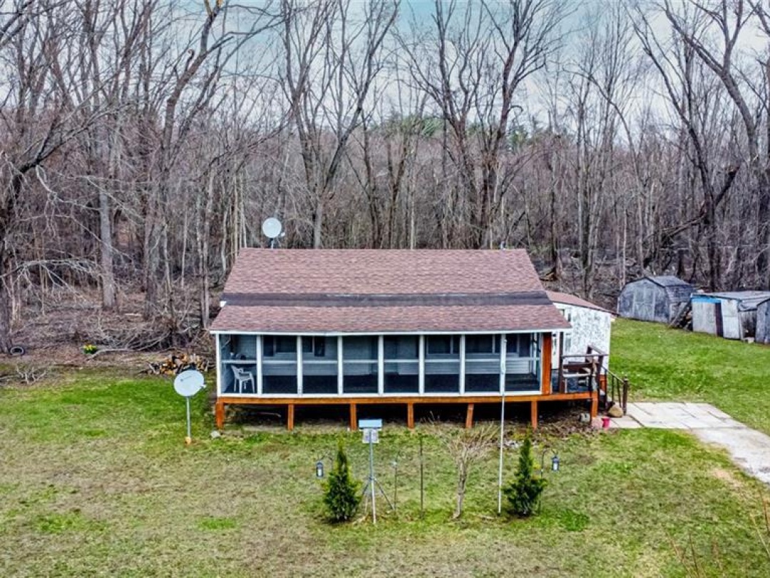 311 Black River Road, Black Lake