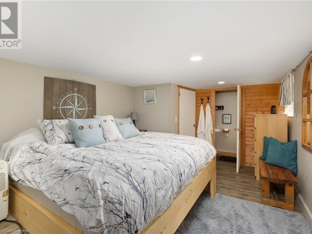 235 LOCH ERNE Road, 