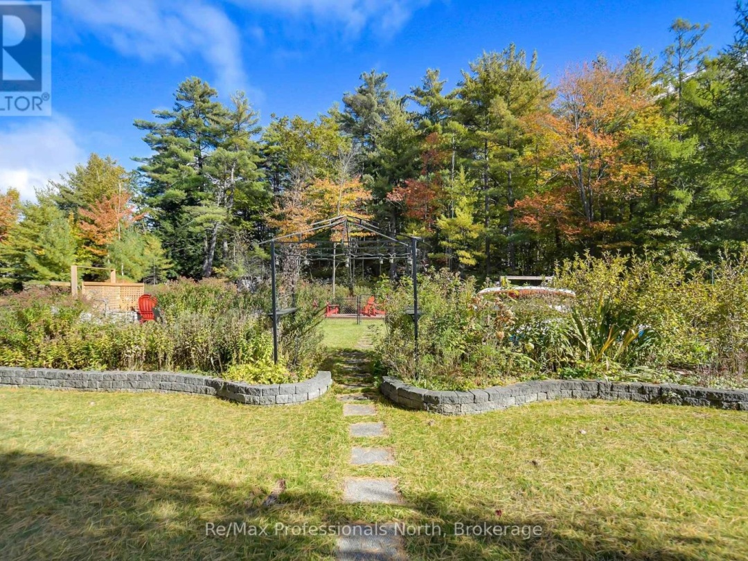 324 Bethune Drive N, Gull Lake