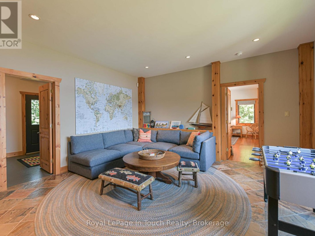 4 IS 2075 ARTHUR ISLAND, GEORGIAN BAY, 
