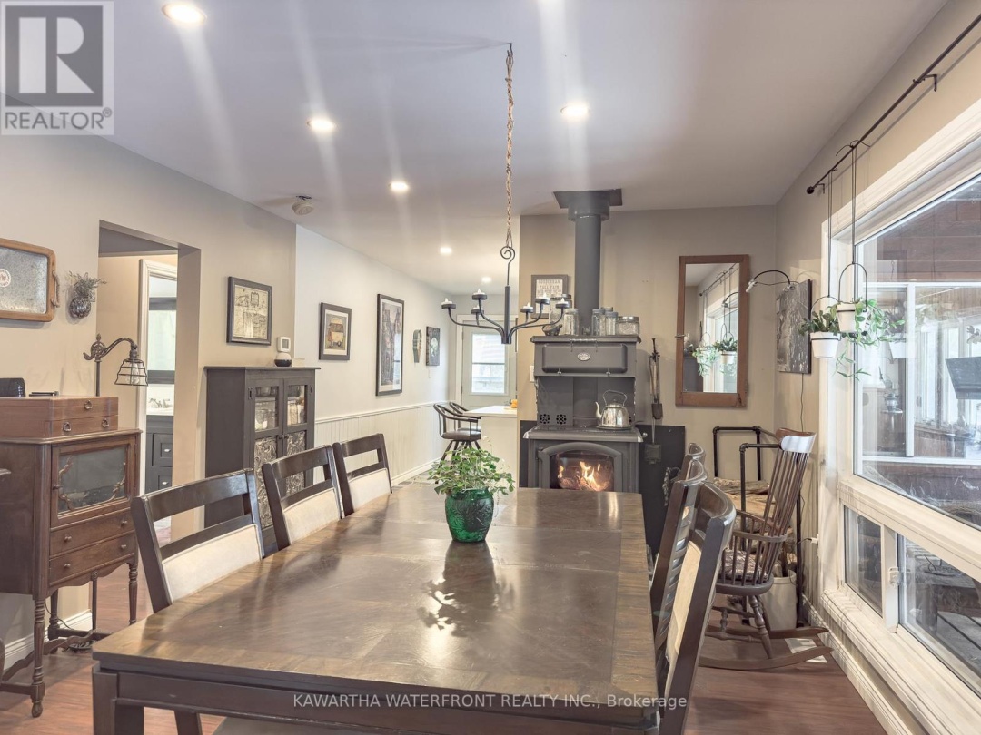 1170 ENGLISH CIRCLE, 