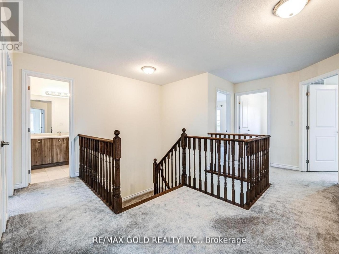 84 Atlantis Drive W, Orillia