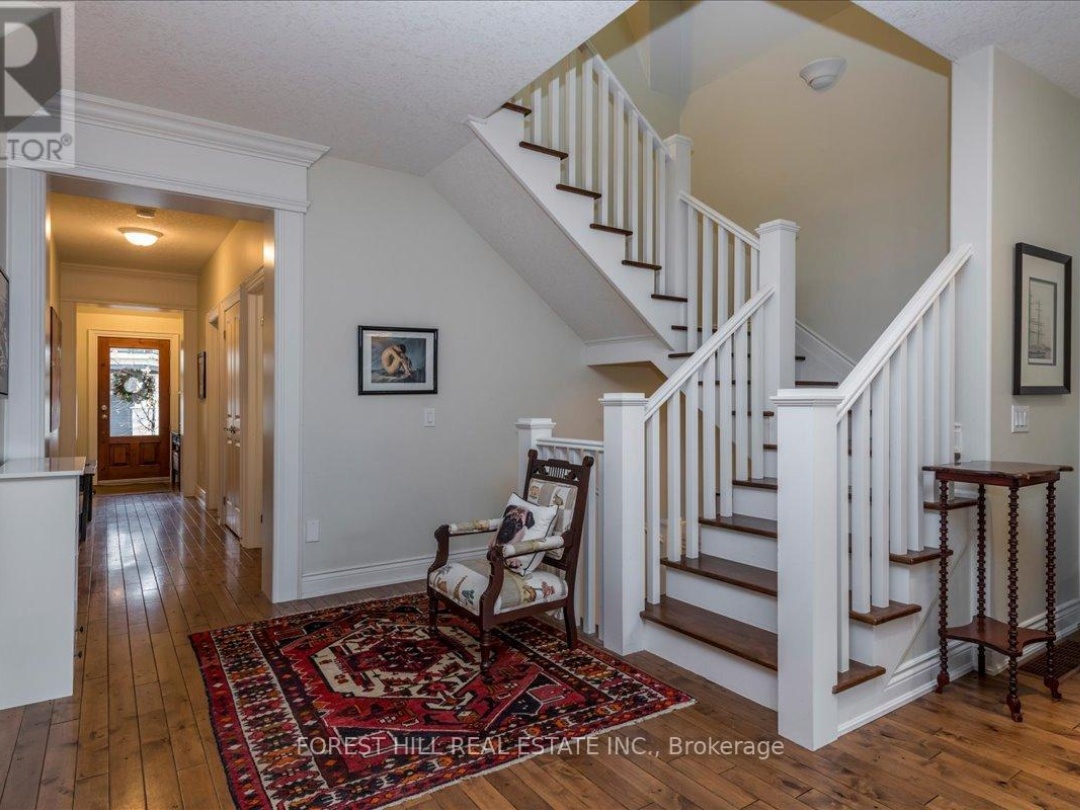 10 - 10 INVERMARA COURT, Lake Simcoe