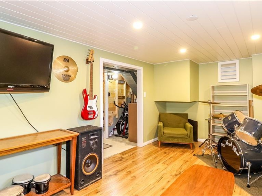 1 LAKEVIEW Drive, 