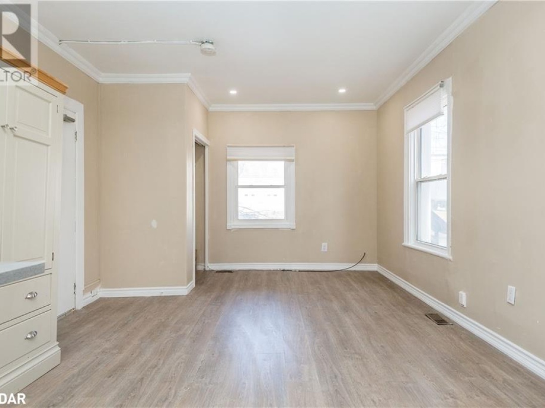 23 Elgin Street, Orillia