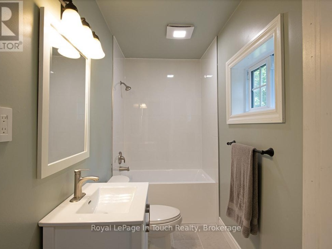 3010 Matchedash Street, Matchedash Bay