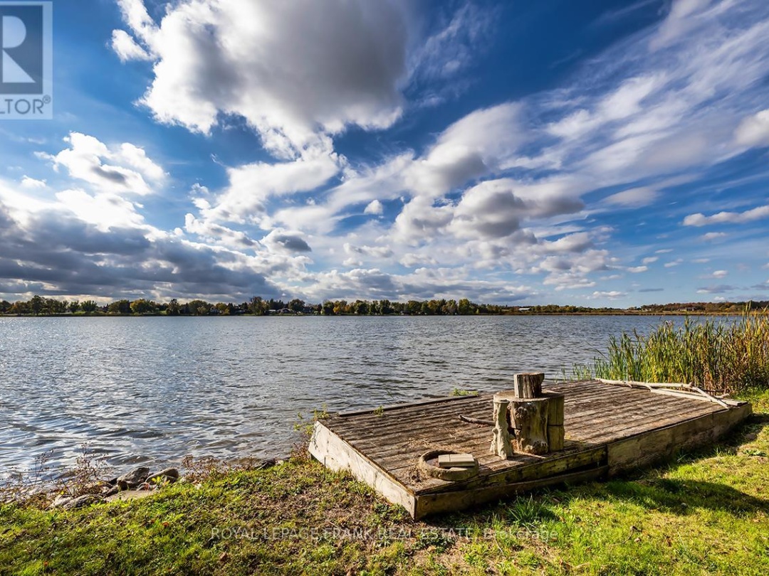 119 OAKDENE CRESCENT, 