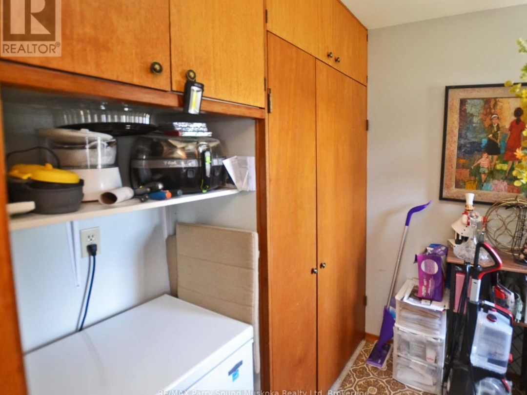 17 19 Church Street, Parry Sound