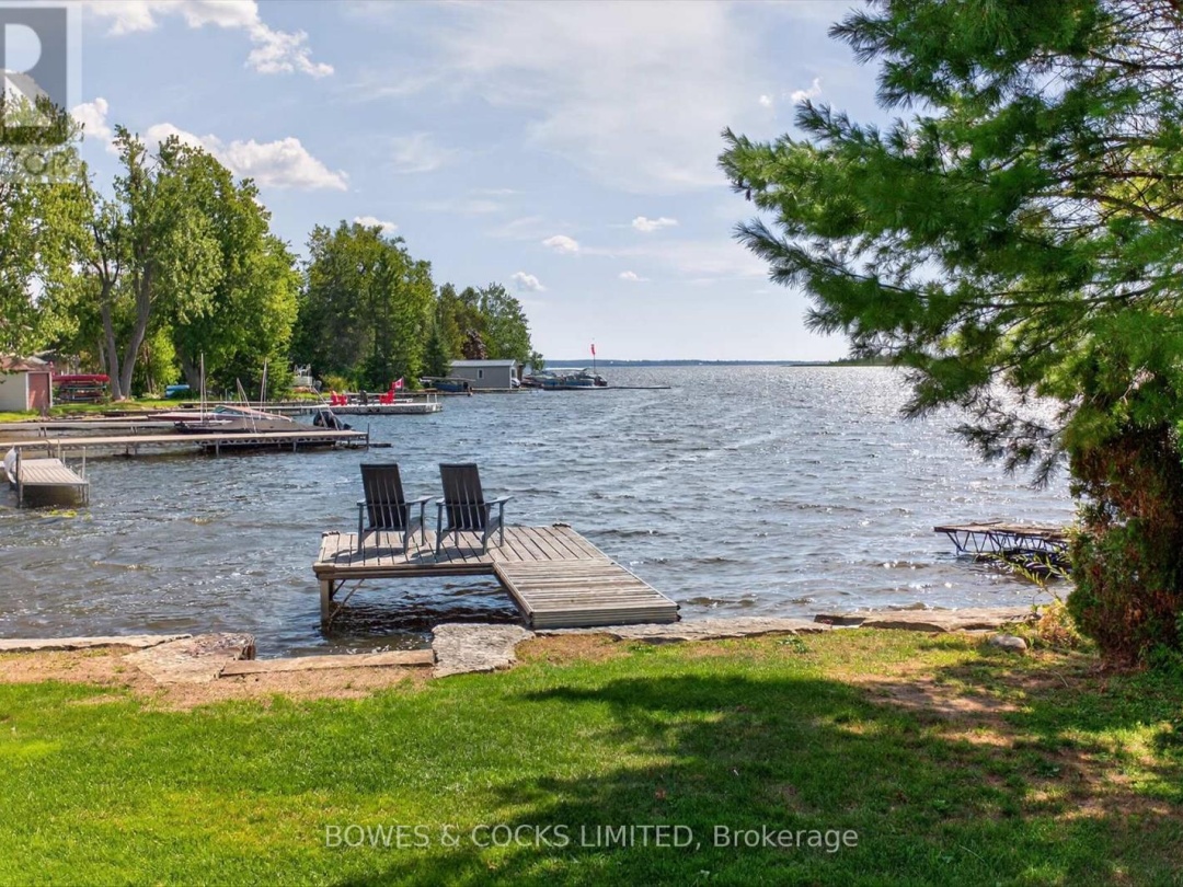 32 STURGEON GLEN ROAD, 