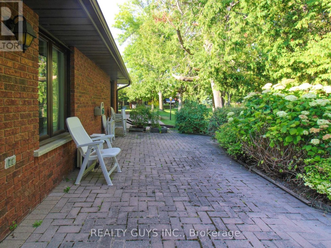 #204 - 200 EAST STREET S, 