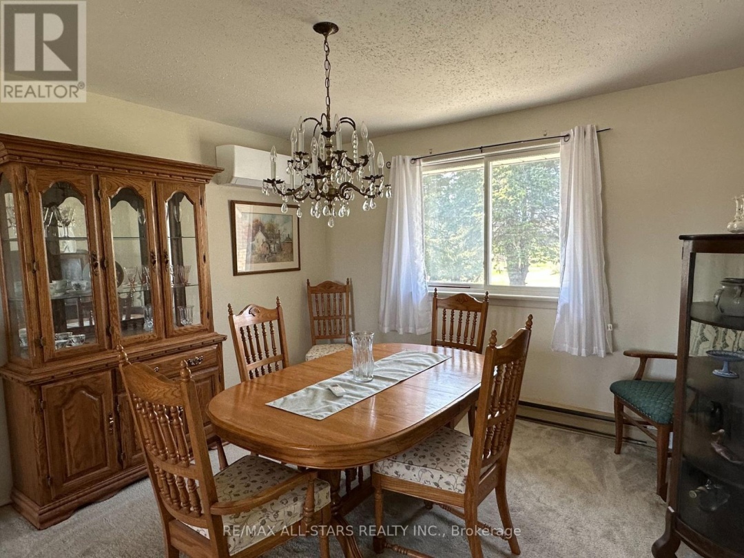 369 The Captain's Cor, Pigeon Lake