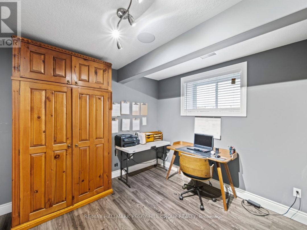 2085 Warminster Road, Severn