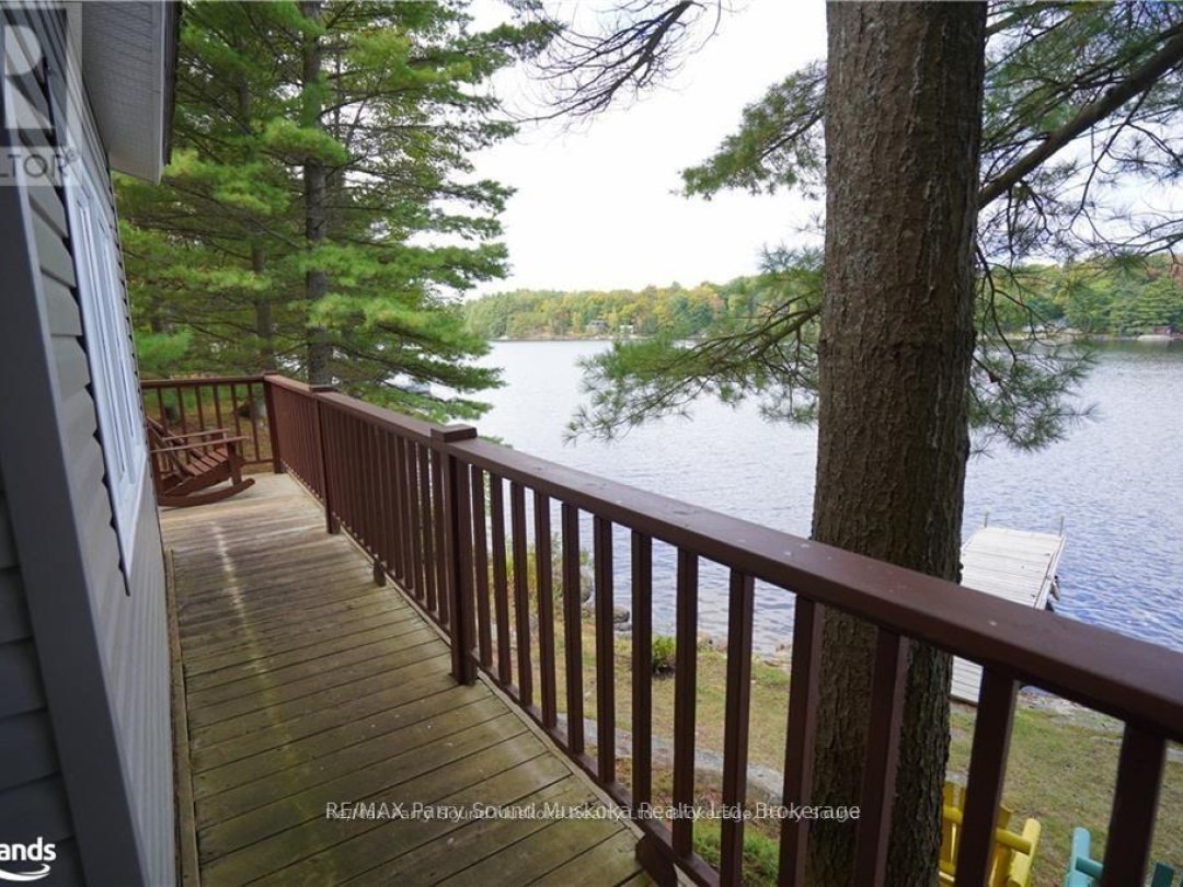 121 Healey, Healey Lake