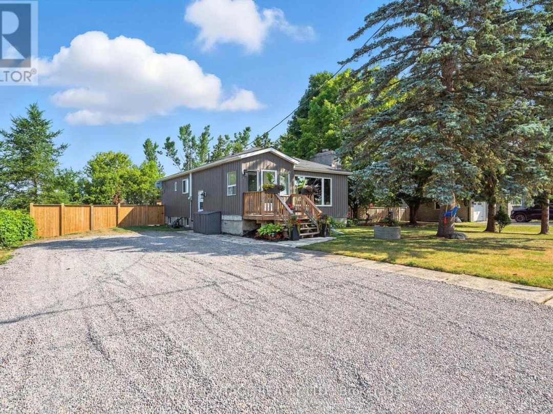 125 ELM TREE ROAD N, 