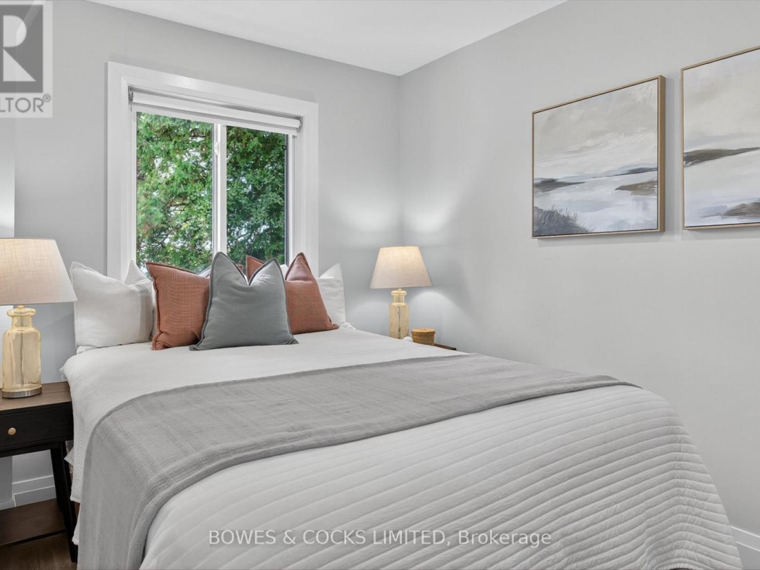 32 STURGEON GLEN ROAD, 