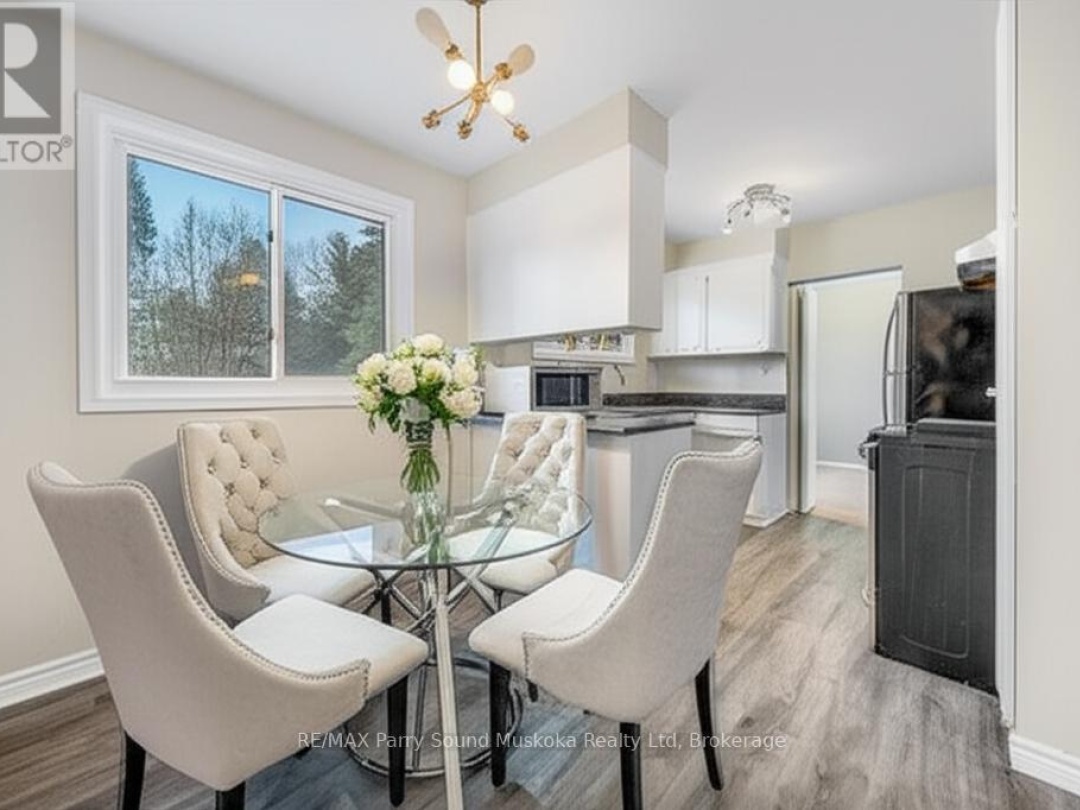 2 WILLIAM STREET, Parry Sound