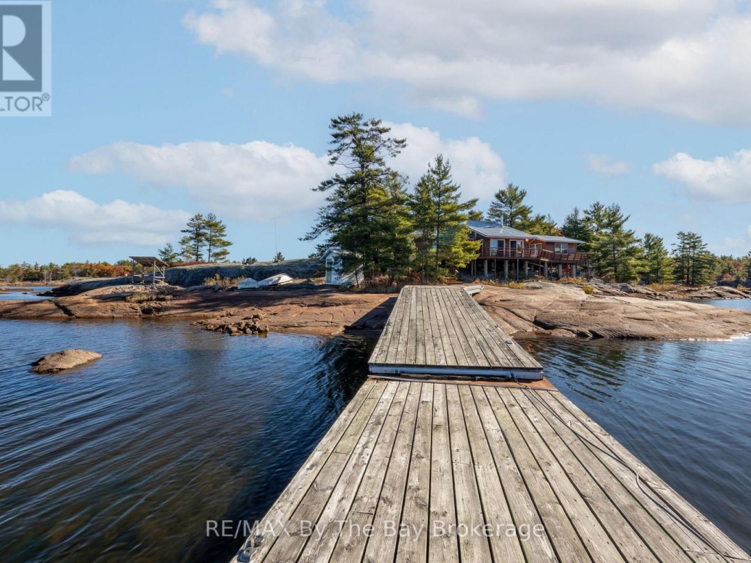 2 ISLAND 2890, Georgian Bay