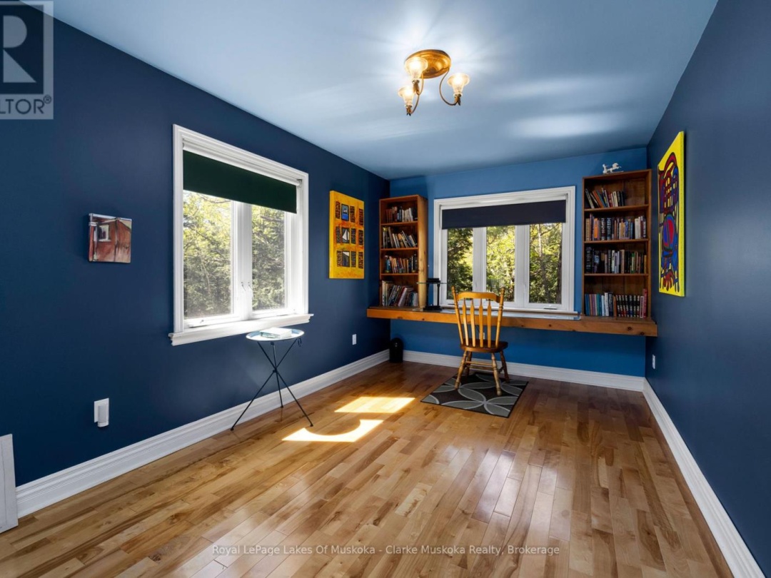 733 Whites Falls Road, Six Mile Lake