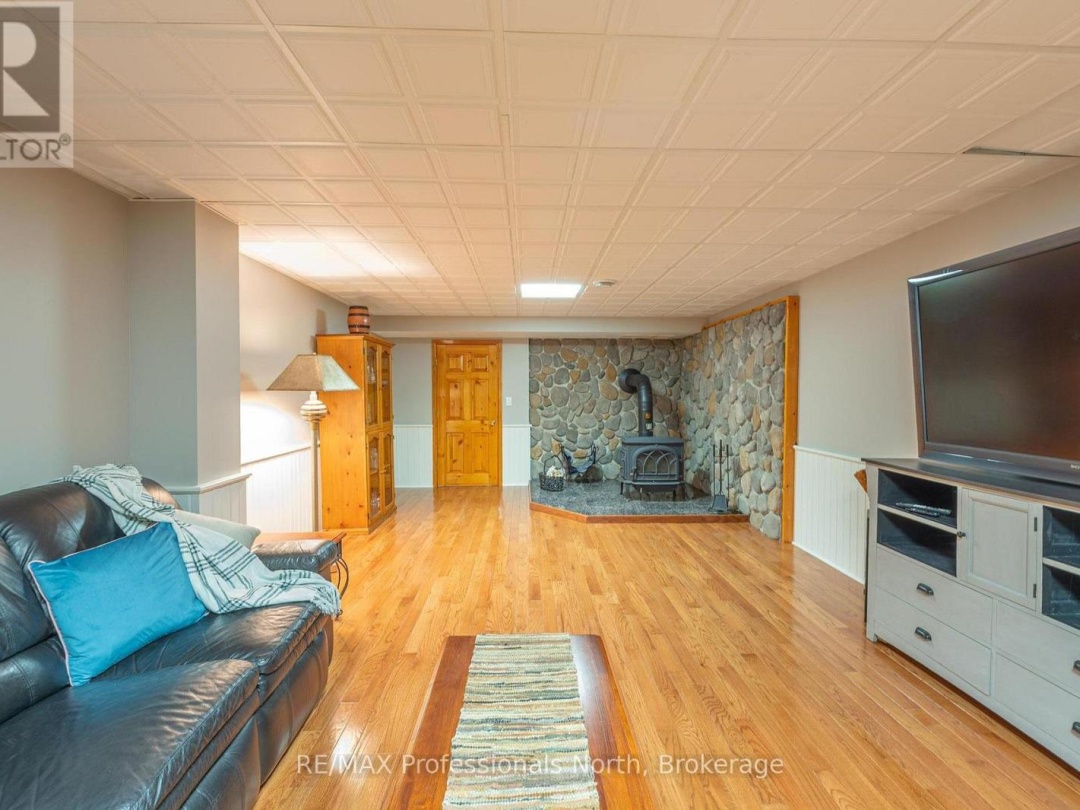1006 TENNYSON ROAD, 