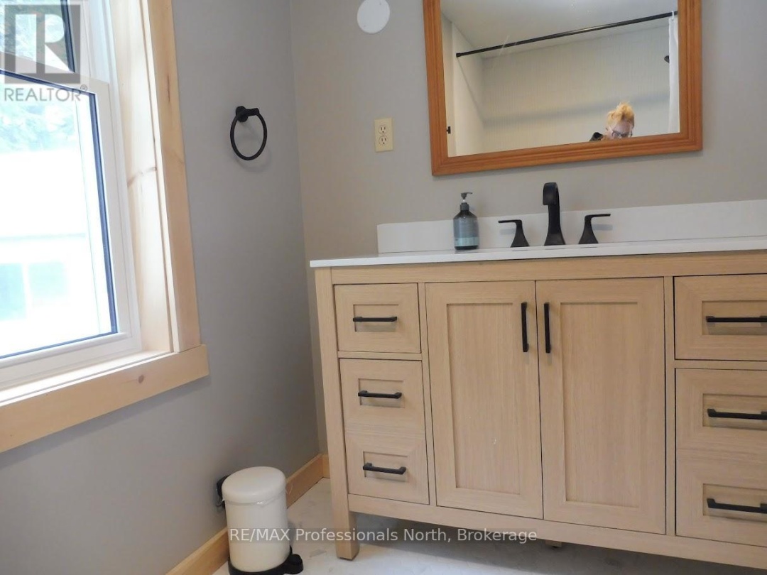 1001 Hemlock Road, Walker Lake