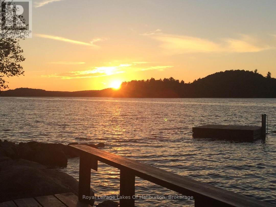1096 Reg's Trail, Drag Lake