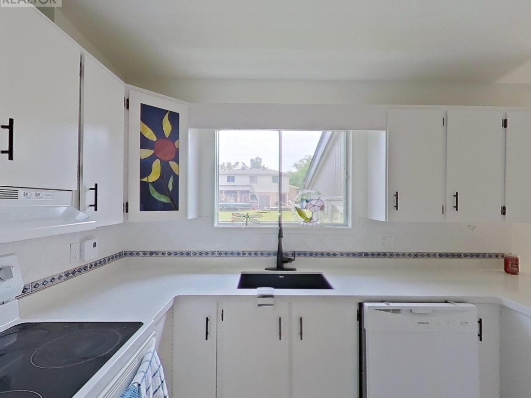 4 MAYPARK DRIVE, 